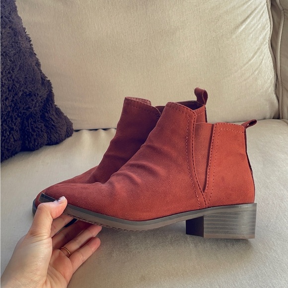 Terracotta rustic Ankle Boots with rounded toe - Picture 3 of 7